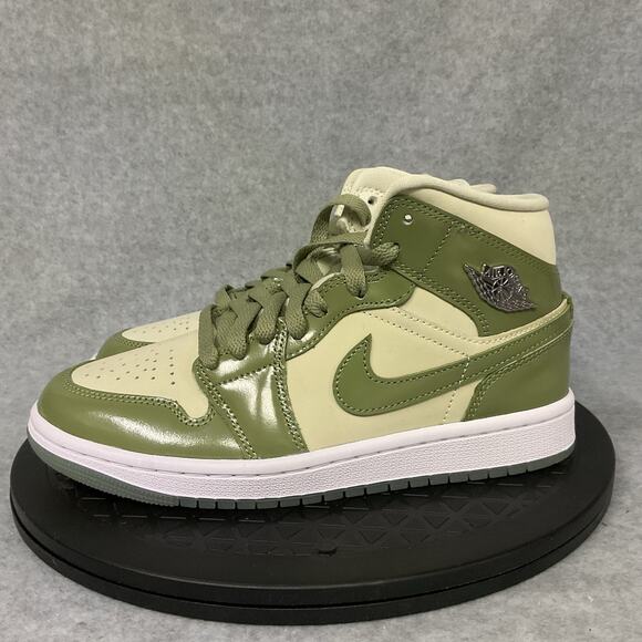 Women Air Jordan 1 Retro Mid SE Sea Glass/Oli Green sz 6.5 - Picture 3 of 6